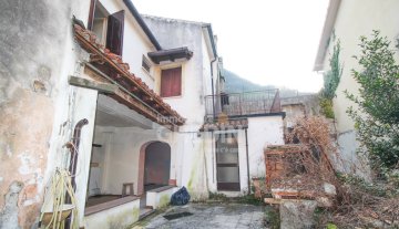 Schiera centrale - Vittorio Veneto SERRAVALLE CENTRO STORICO