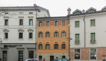 Palazzo - Belluno CENTRO STORICO P.ZZA DEI MARTIRI